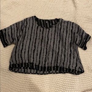 Dress to kill women’s top black gray stripes